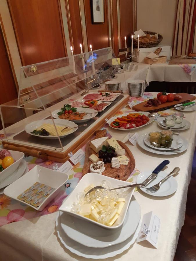 Gasthaus Auerhahn Μπάντεν-Μπάντεν Εξωτερικό φωτογραφία
